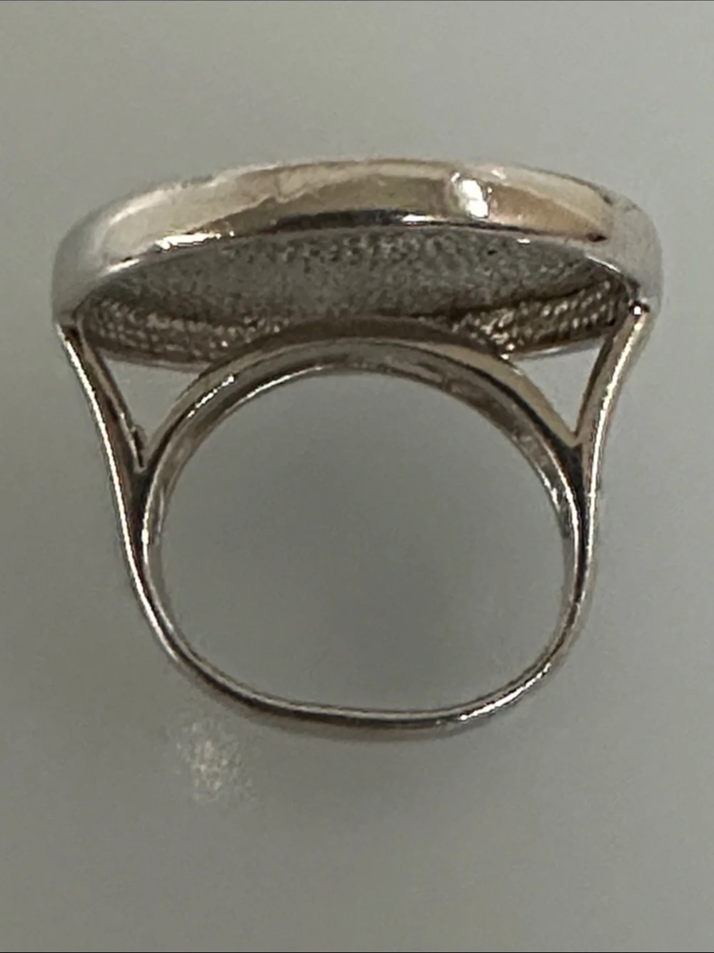 925 Sterling Silver minimal round